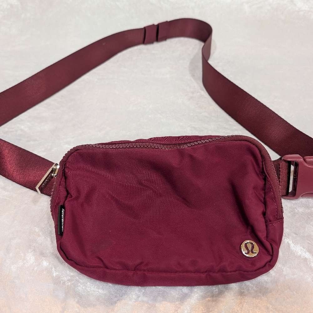 Lululemon Belt Bag Maroon